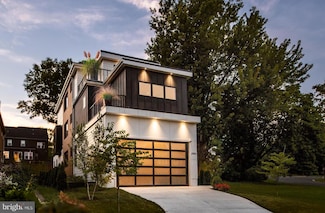 6940 Spruce St, Falls Church, VA 22046