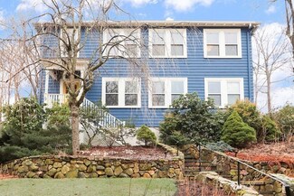 77 Ripley St Unit 79, Newton Center, MA 02459