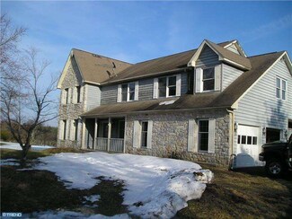 25 Sunset Dr, Ottsville, PA 18942