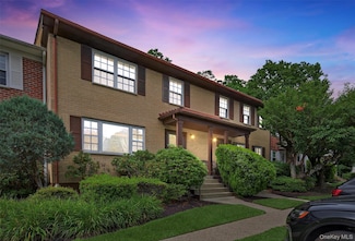 418 Pawnee Ct, Suffern, NY 10901