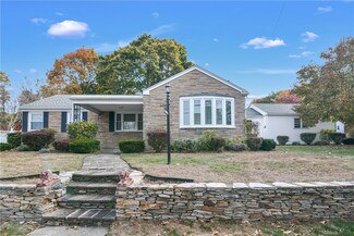 72 Broadview Rd, East Providence, RI 02914