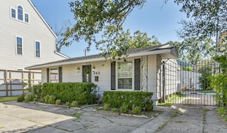 2411 Wroxton Rd, Houston, TX 77005