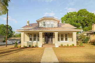 928 N Wood Ave, Florence, AL 35630