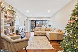 2014 Colts Neck Rd Unit 8/11B, Reston, VA 20191