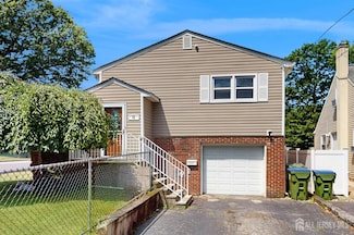 82 Garden St, Edison, NJ 08817