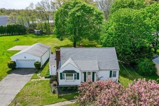 60 Davis Rd, Westport, MA 02790