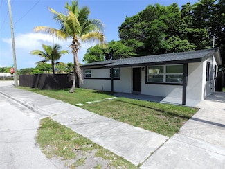 10 SW 5th Ct, Deerfield Beach, FL 33441