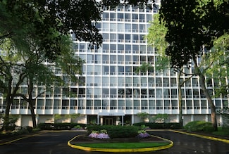 601 E 32nd St Unit 400, Chicago, IL 60616