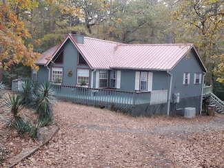 231 Lamplight Path, Holly Lake Ranch, TX 75765