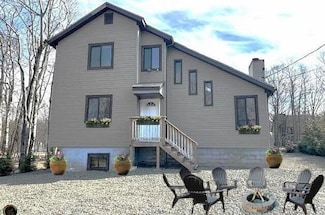 3073 Briarwood Dr, Tobyhanna, PA 18466