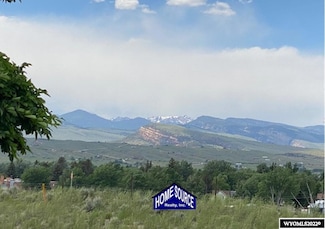1062 Pronghorn Dr, Lander, WY 82520