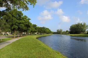 2851 S Palm Aire Dr Unit 405, Pompano Beach, FL 33069