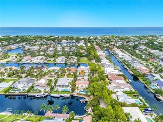 1825 6th St S, Naples, FL 34102
