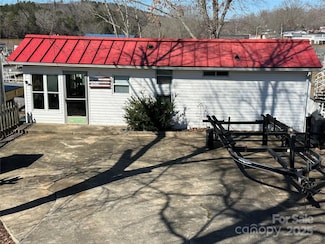 117 Badin Lake Rd, New London, NC 28127