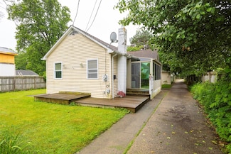 10 Tobacco Ln, Red Hook, NY 12571