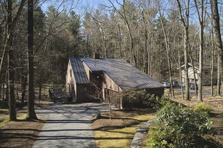 87 Morgan Cir, Amherst, MA 01002