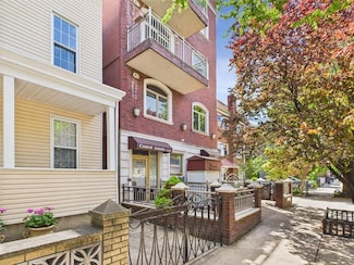 25-69 38th St Unit 3F, Astoria, NY 11103