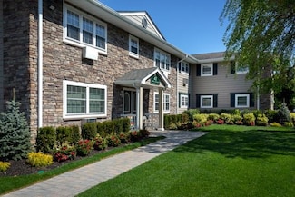 811 Long Island Ave Unit 10B, Deer Park, NY 11729