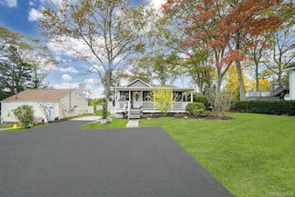 10 Siracusa Blvd, Smithtown, NY 11787