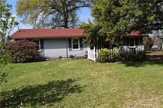 330 Shoreline Dr, Natchitoches, LA 71457