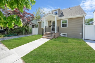 4920 170th St, Fresh Meadows, NY 11365