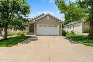 311 Simmer Dr, Wamego, KS 66547