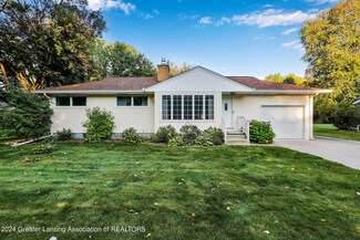 15330 Pinehurst Dr, Lansing, MI 48906