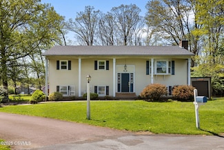31 Holly Ct, Danville, PA 17821