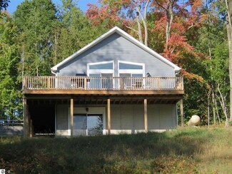 10313 Alpine Dr, Reed City, MI 49677