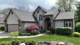 512 Stillmeadow Ln, Midland, MI 48642