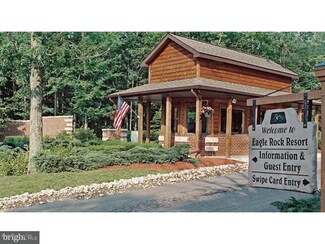 310TT Camellia Ln, Hazle Township, PA 18202