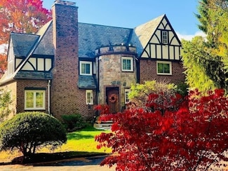 5 Old Brook Dr, Worcester, MA 01609