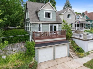 909 Howard St, Petoskey, MI 49770