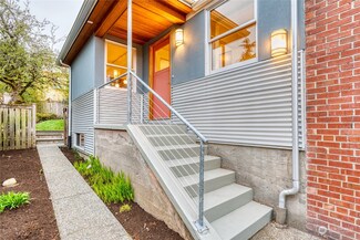 5725 36th Ave NE, Seattle, WA 98105