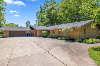 5144 Dana Dr, Lewiston, NY 14092
