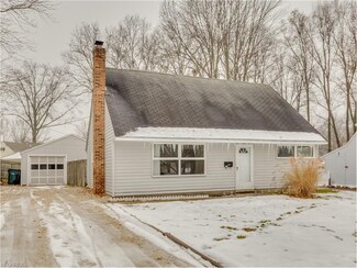 1646 Hanover St, Cuyahoga Falls, OH 44221