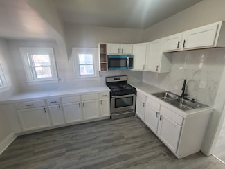 550 5th Ave, Aurora, IL 60505