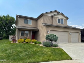 2633 Bradford Ct, Williston, ND 58801
