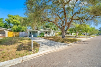 618 Dogwood Ct, Dunedin, FL 34698