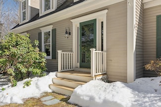 26 Sycamore Dr, Yarmouth, ME 04096
