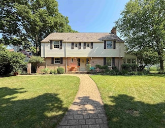 1801 Sherwood Dr SW, Beloit, WI 53511