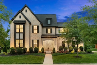 1086 Memorial Dr, Franklin, TN 37064