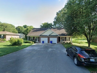 830 Gardenside Way, Bowling Green, KY 42101