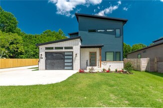 956 W Boone St, Fayetteville, AR 72701