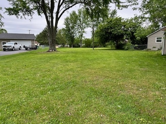 151 Holiday Dr, Somonauk, IL 60552