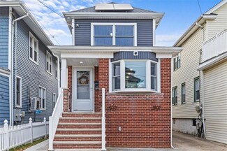 423 Beach 126th St, Rockaway Park, NY 11694