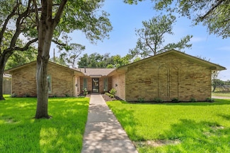 2000 Stacey Ct, Arlington, TX 76013