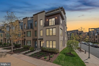 10374 Jacobsen St, Bethesda, MD 20817