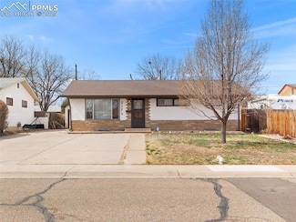 2123 Ridgewood Ln, Pueblo, CO 81005