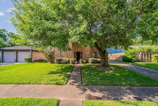 7631 Southmeadow Dr, Houston, TX 77071